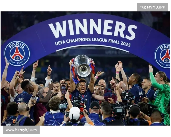 安德烈·鲁布列夫力克强敌首次捧起法国网球公开赛男单冠军奖杯